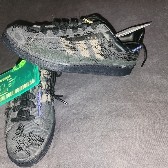 Adidas shoes - Picture 7 of 8